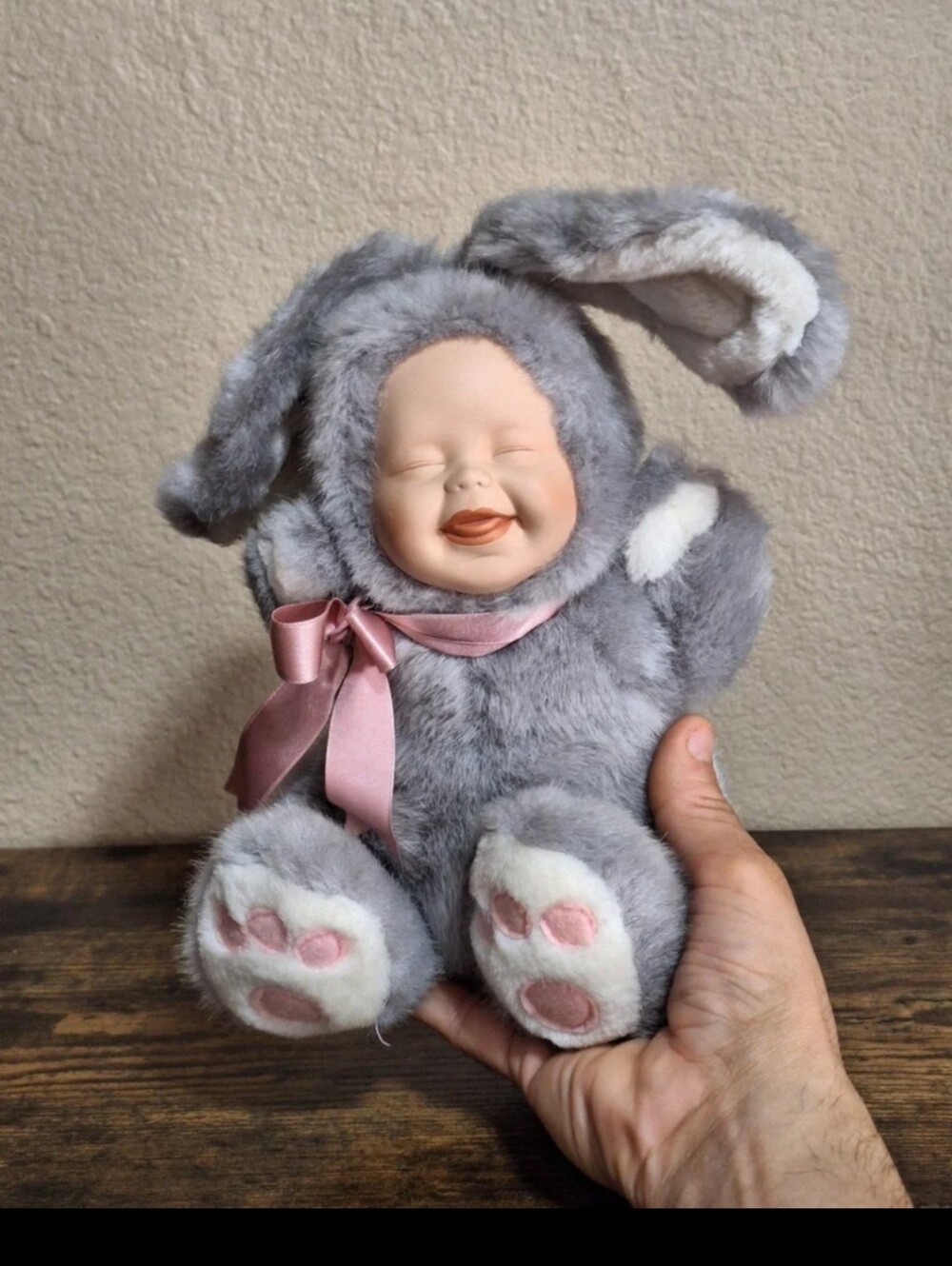 Cute Vintage 2001 Cuddle Kids Geppeddo Baily Bunny Rabbit Porcelain Face Plush.